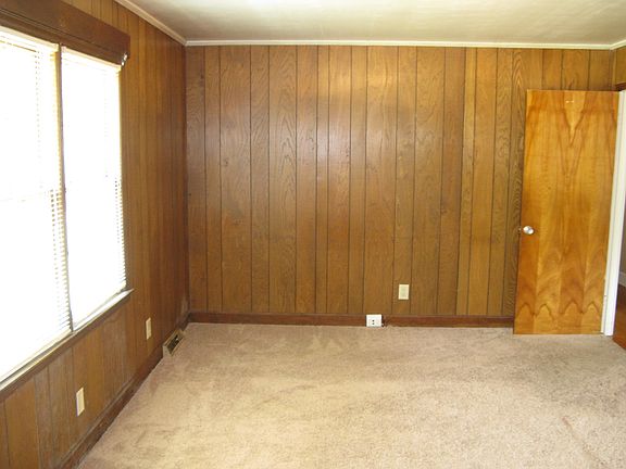 4th image of 238 Saint Matthews Ln
