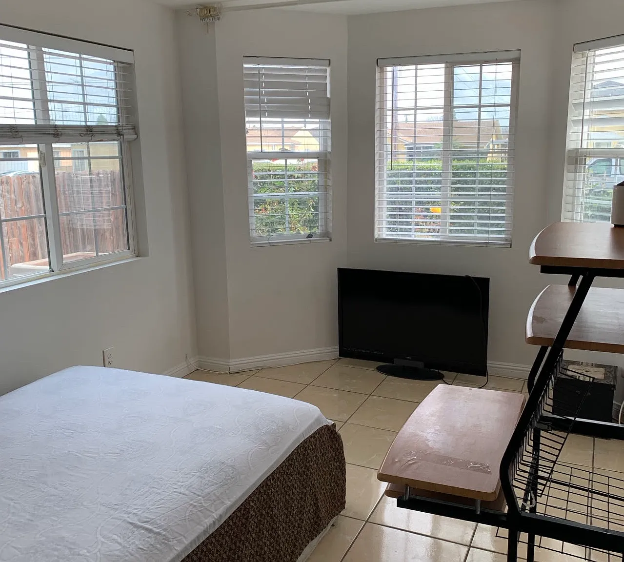 1 bed, $1,050 — Photo 3