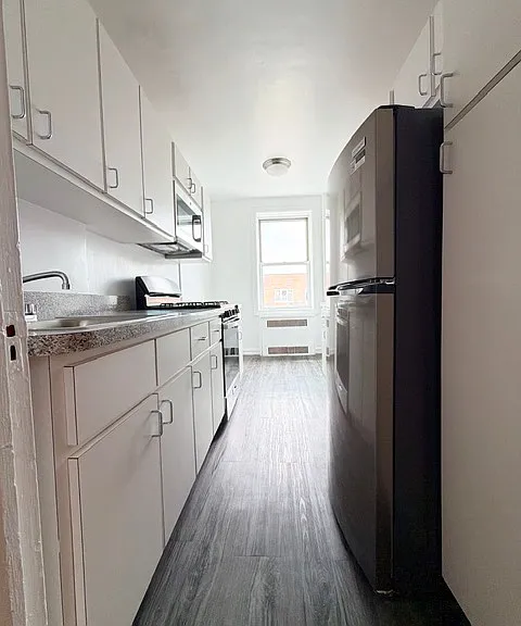 416 E 17th St #6 — Photo 8