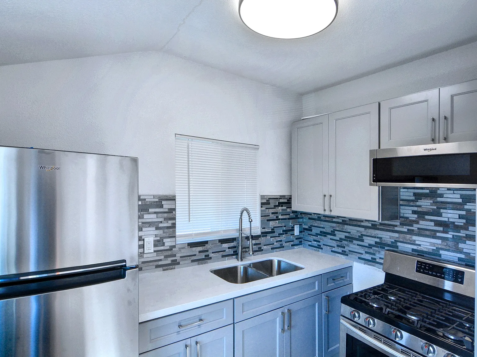 1 bed, 700 sqft, $1,395 — Photo 2