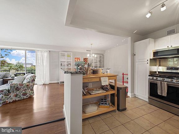 4th image of 8315 N Brook Ln #2-605
