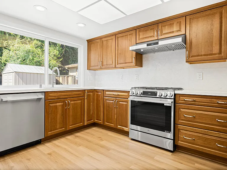 35047 Clover St — Photo 4