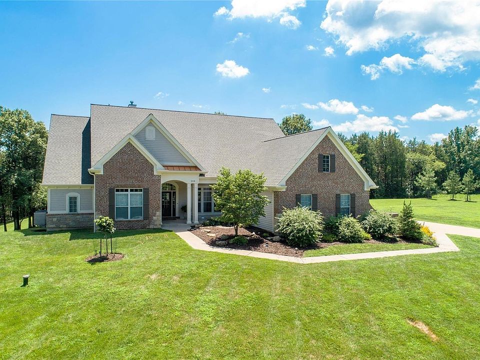 Curb appeal at its best!!
