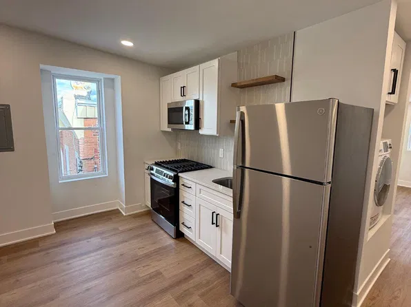 402 E Walnut Ln, Philadelphia, PA