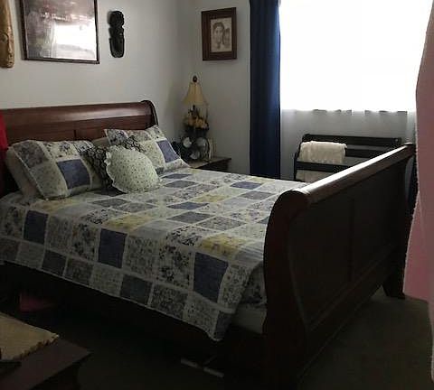 4th image of 305 E King St