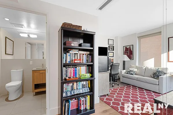 Rented by REAL New York | media 21