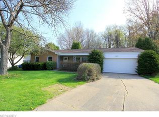 541 Green Meadow Dr, Tallmadge, OH