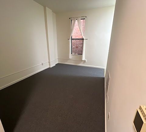 4th image of 748 Commercial St APT 3