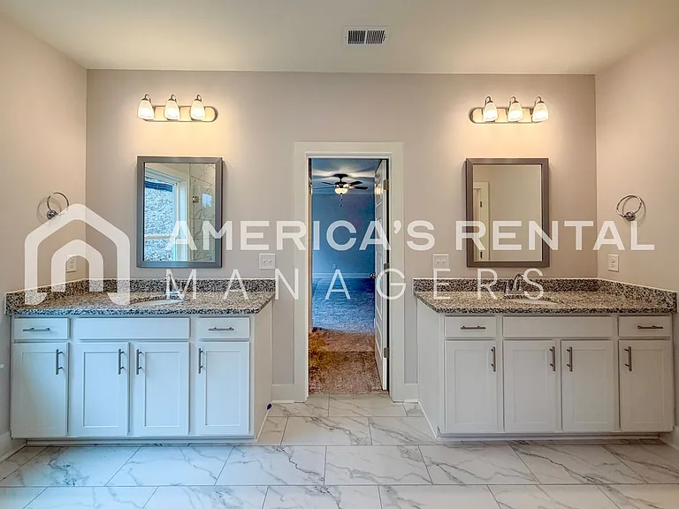 101 Townmoor Ln — Photo 31