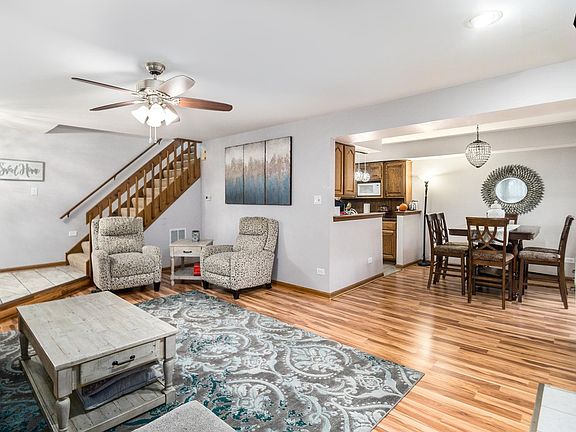 3rd image of 15704 Chesterfield Ln