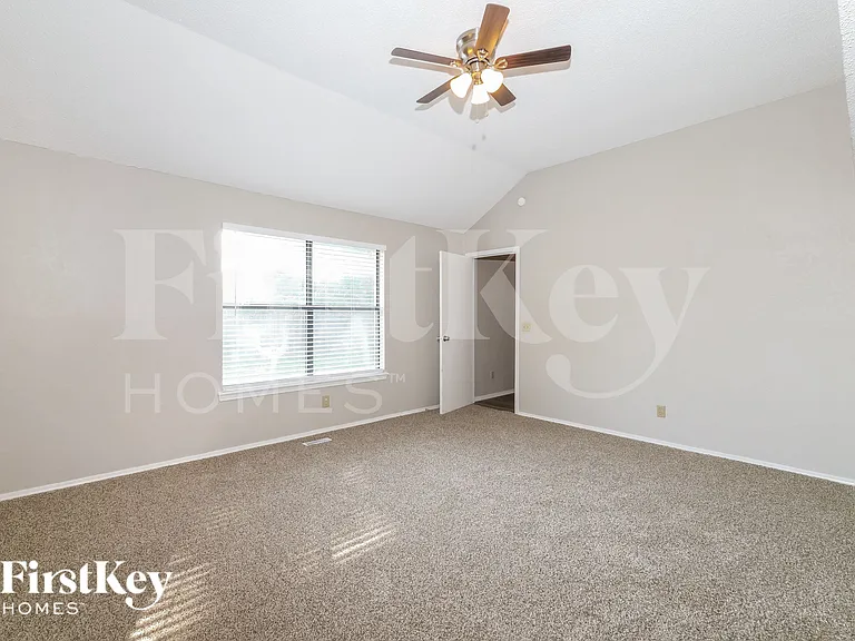 1008 Sennybridge Dr — Photo 10