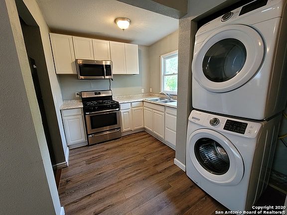 5th image of 323 Natalen Ave APT 5