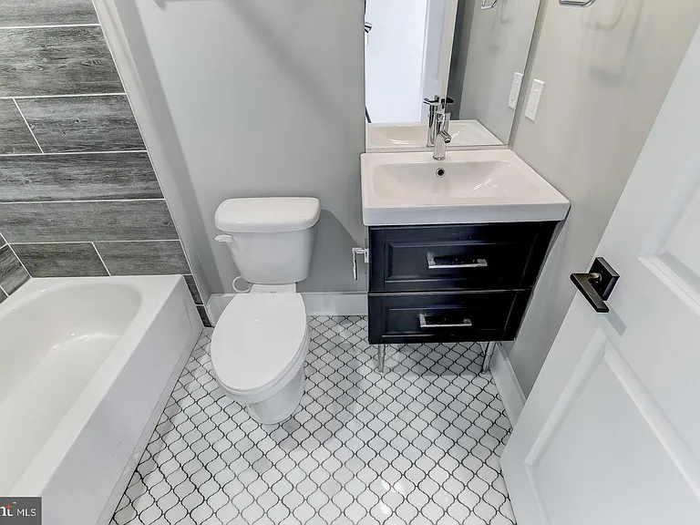 1440 S Charles St — Photo 38