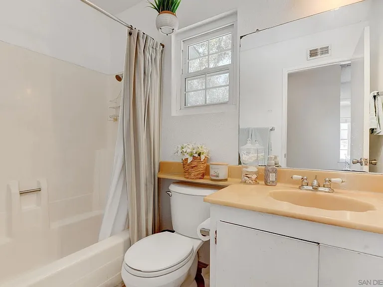 8113 Blythe Ct — Photo 14