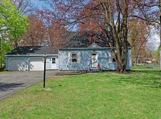 925 Mohegan Rd, Niskayuna, NY 12309