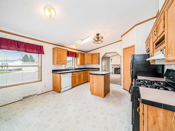 2nd image of 67 Blue Jay Ct