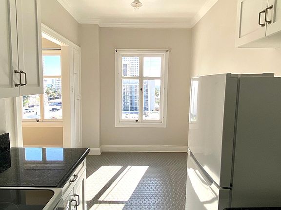 3rd image of 140 Linden Ave APT 854