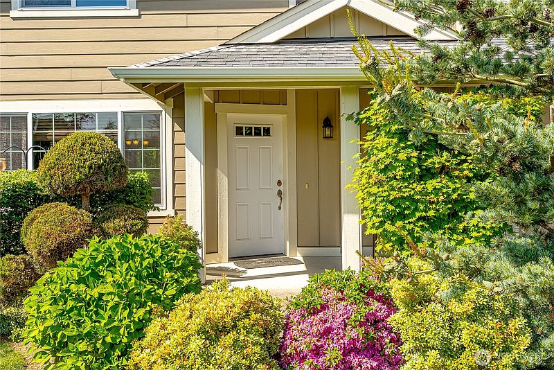 4th image of 4610 Elmwood Drive