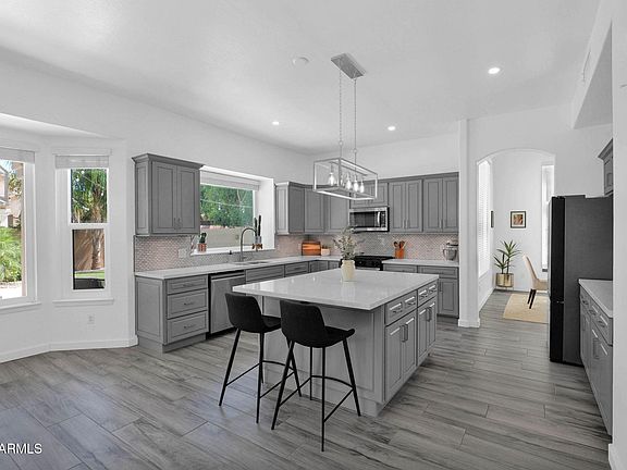 4th image of 5040 W LAREDO Street