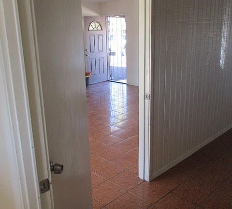 4th image of 901 W Villa Theresa Dr