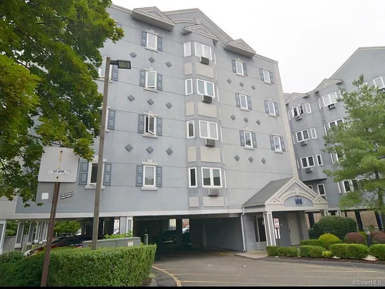 108 W Cedar St #502 — Photo 1