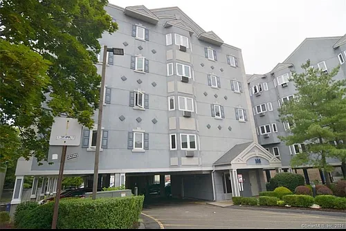 108 W Cedar St #501B Photo 1