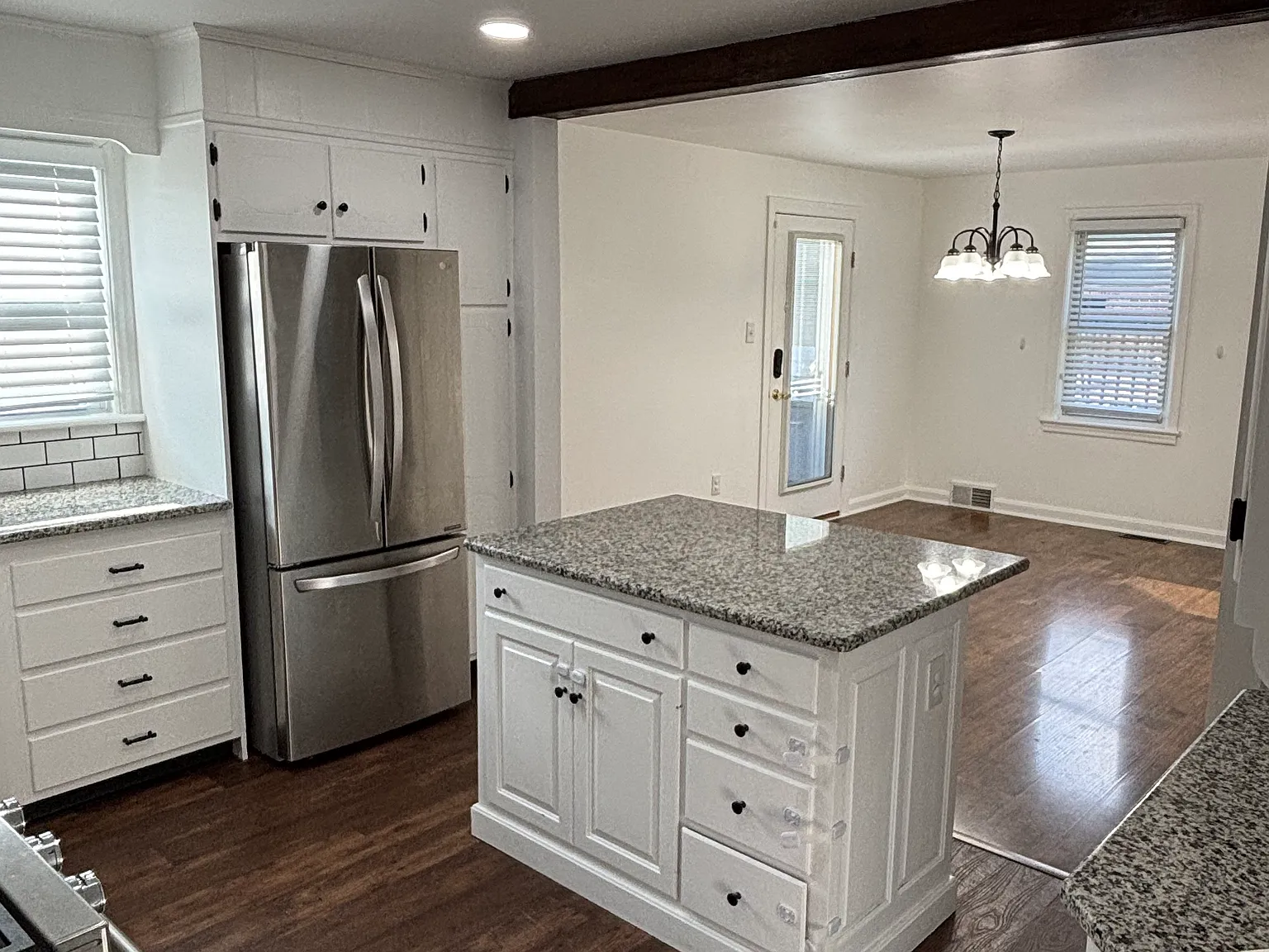 2 bed, 1240 sqft, $1,895 — Photo 2