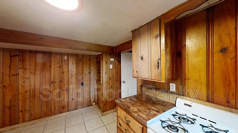 1 bed, 1.0 bath, 1204 sqft, $875 — Photo 3