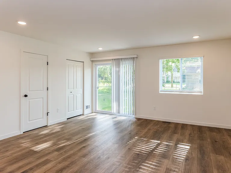 934 Maple Ave — Photo 8