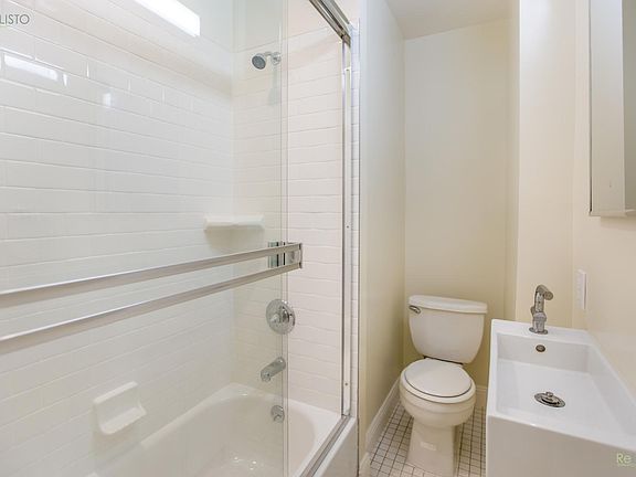 5th image of 4740 Balboa St APT 307