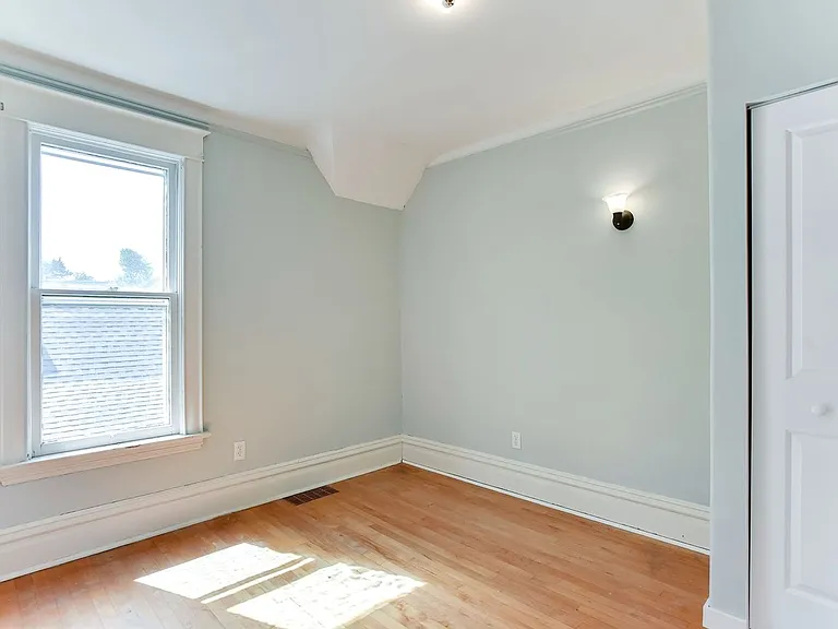 775 Jessamine Ave E — Photo 37