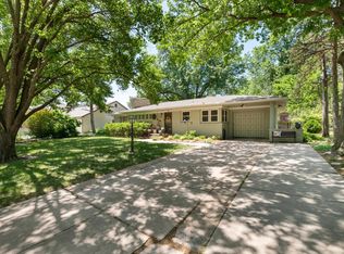 5653 E Park Hollow Dr, Wichita, KS 67208