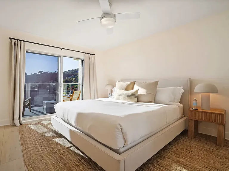 Wake up to the sound of the ocean, fresh air and scenic views.