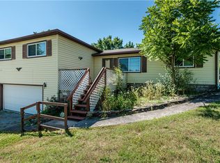 122 Stateline Dr, Holiday Island, AR 72631