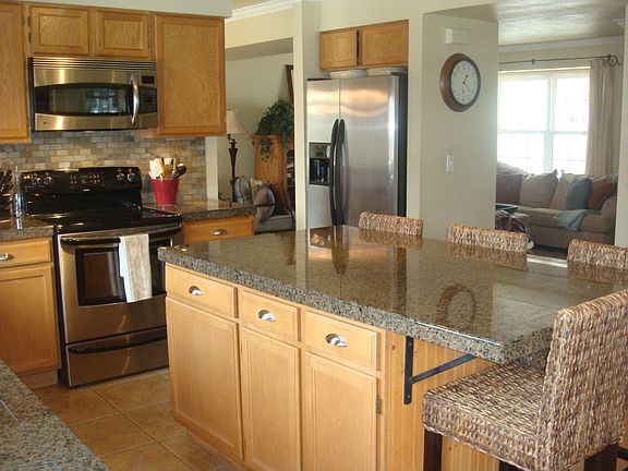 3rd image of 7847 Potomac Dr