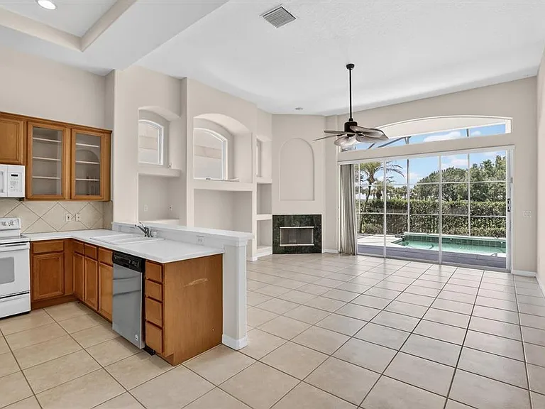 8506 Saint Marino Blvd — Photo 6