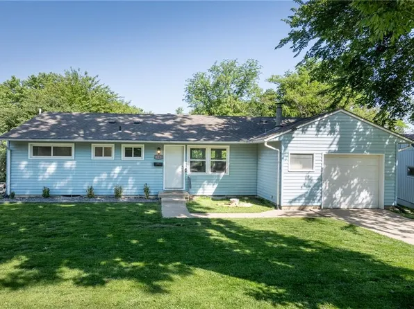1202 SW Peggy Cir, Lees Summit, MO 64081