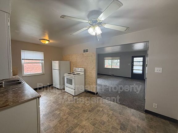 3rd image of 211 N Cherrywood Ave APT 2