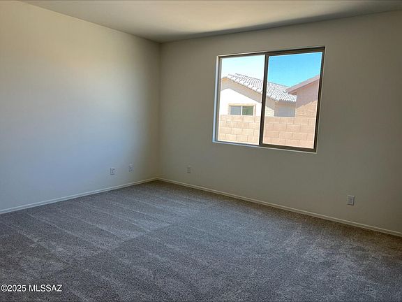 5th image of 10500 W Waveland Dr