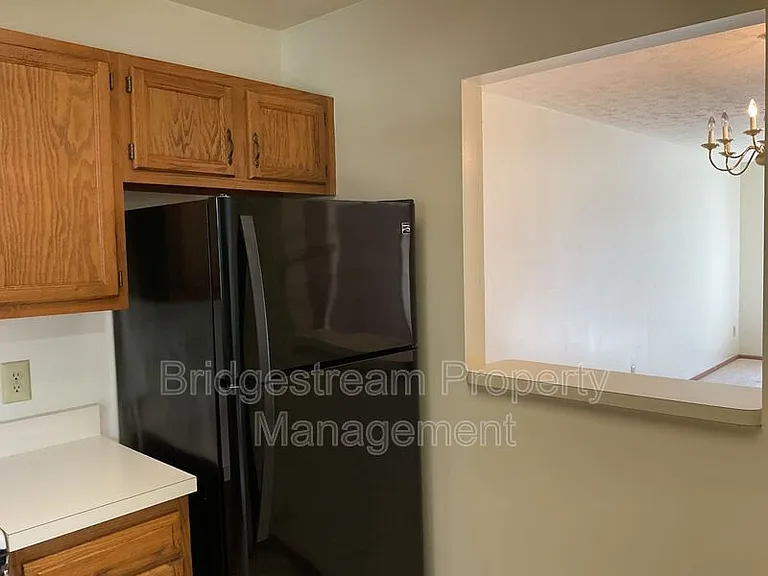4579 Burchdale St — Photo 4
