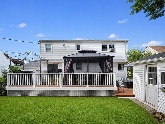 5th image of 847 Helene St
