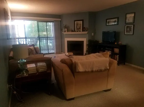 2325 Sea Shell Rd APT 212, Virginia Beach, VA 23451