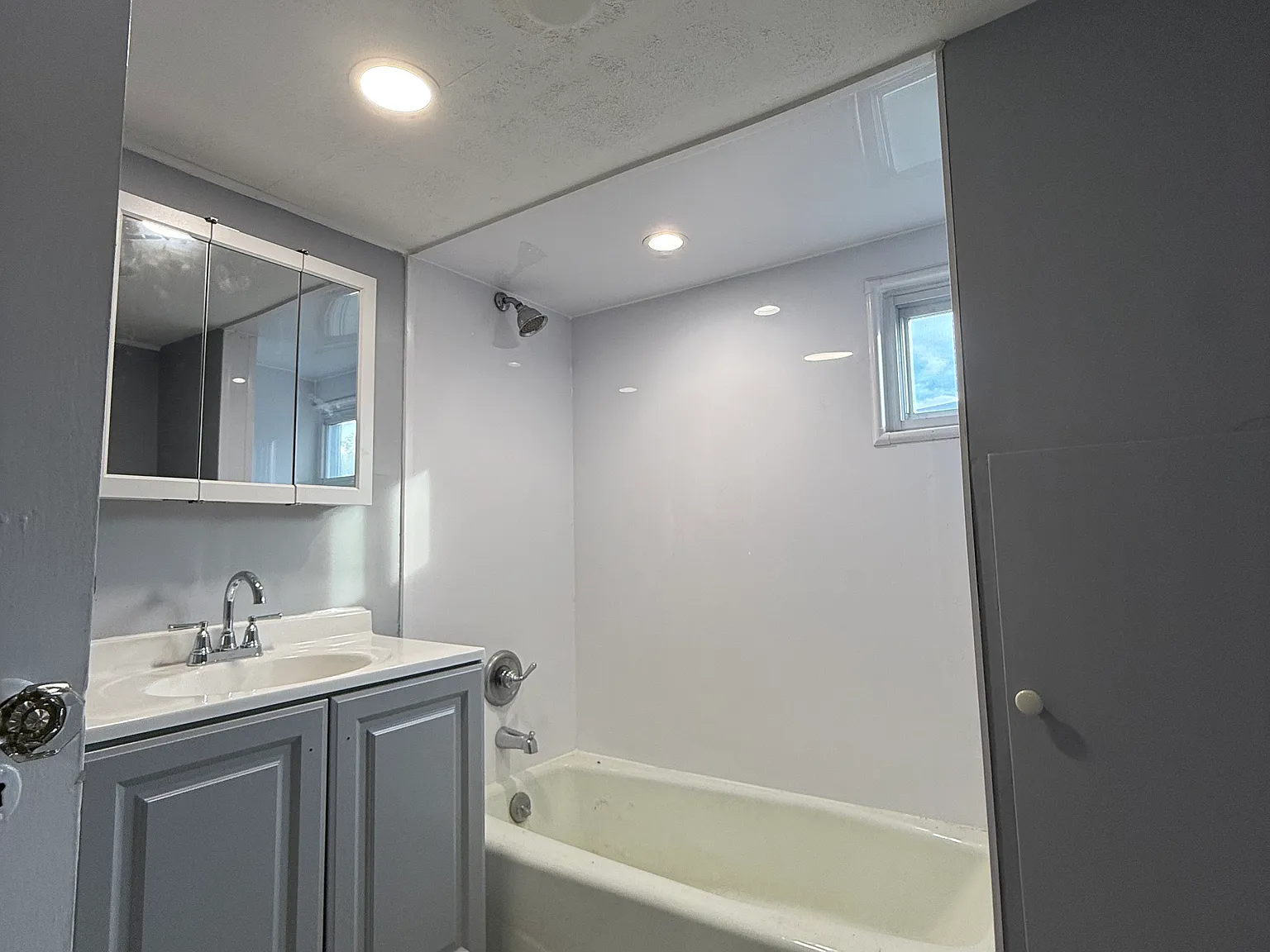 4 bed, $3,750 — Photo 2