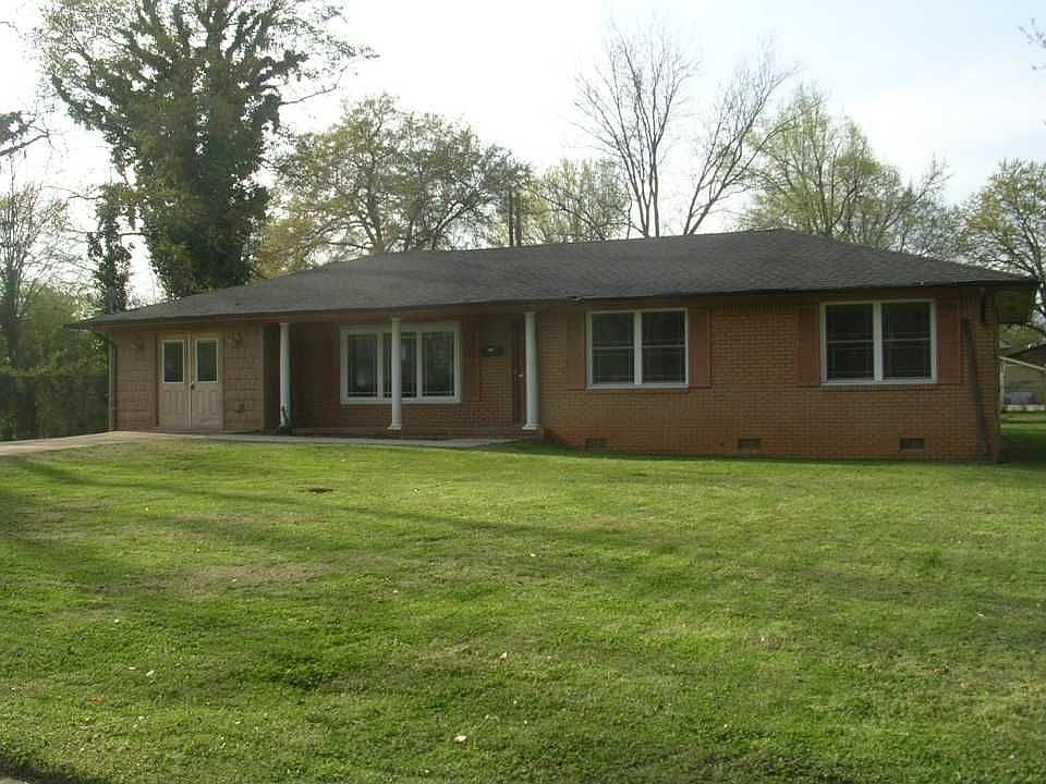 1st image of 801 College Ave SE
