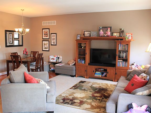 Living room/dining room