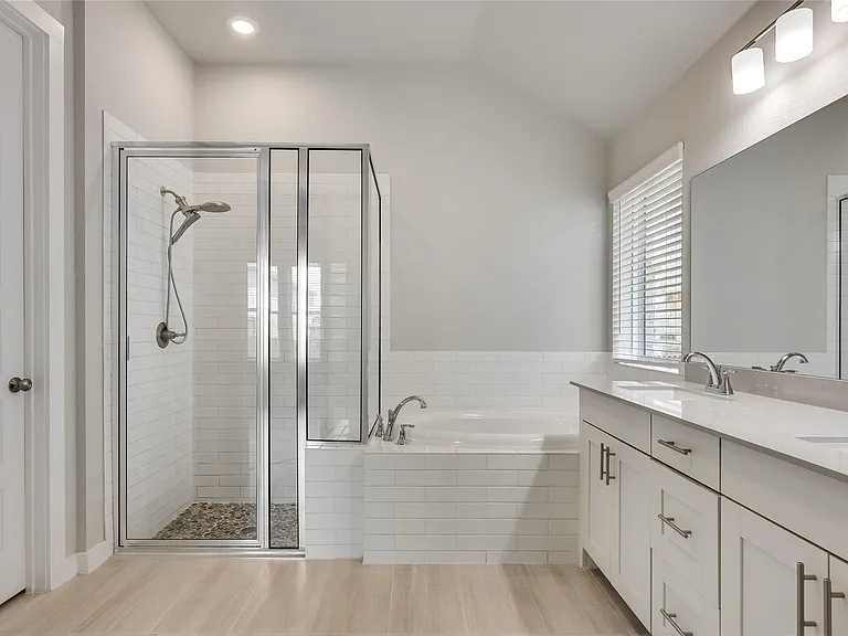 4318 Frankfurt Ln — Photo 21