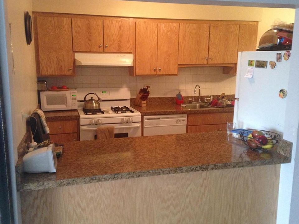 432D KITCH COUNTER