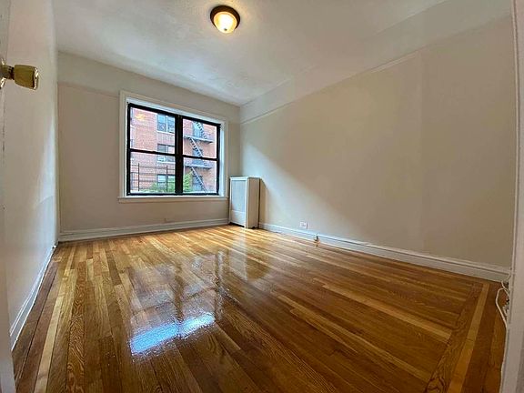 5th image of 1462 Taylor Ave APT 7