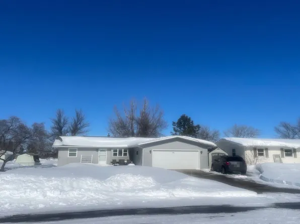 35 Lind Cir, Harwood, ND 58042