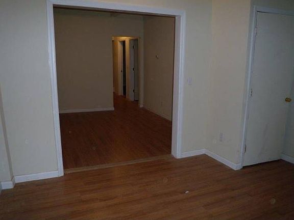 LIVING ROOM / DINING ROOM